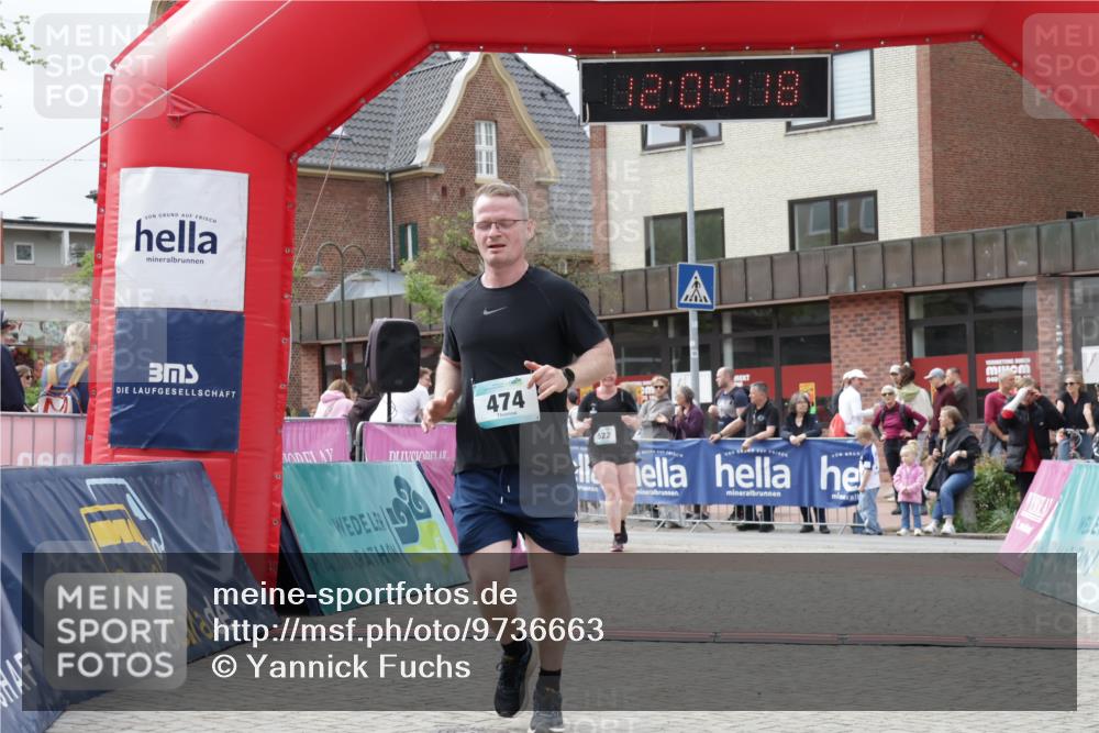 10.05.2026 - 8. Wedeler Halbmarathon Yannick Fuchs http://msf.ph/oto/9736663 10.05.2026 12:04:16 Ziel 47, 474, 522 meine-sportfotos.de