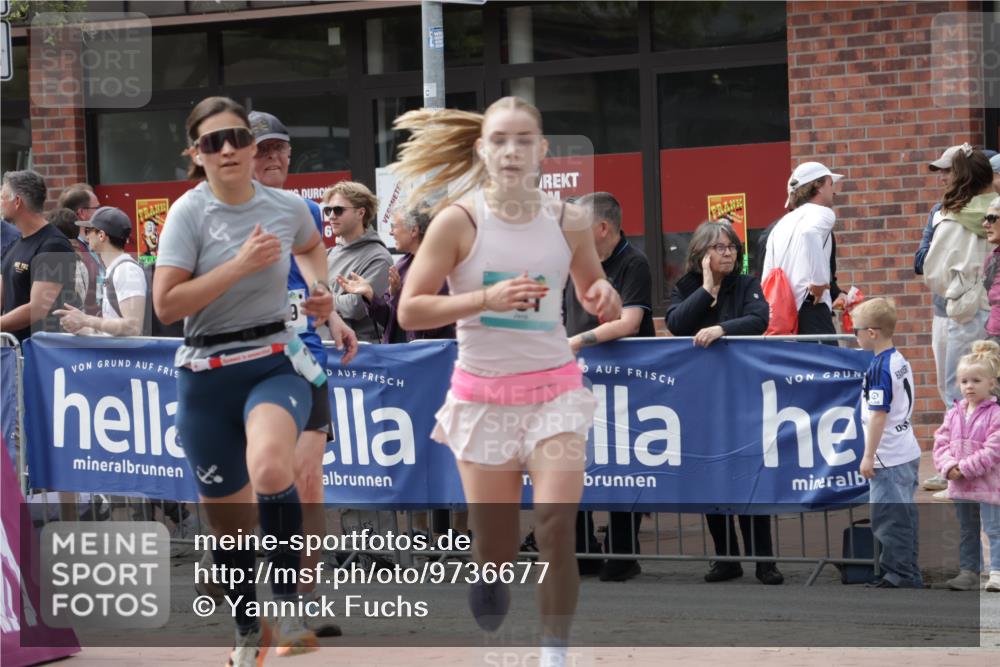 10.05.2026 - 8. Wedeler Halbmarathon Yannick Fuchs http://msf.ph/oto/9736677 10.05.2026 12:04:28 Ziel 129, 243, 461, 982 meine-sportfotos.de