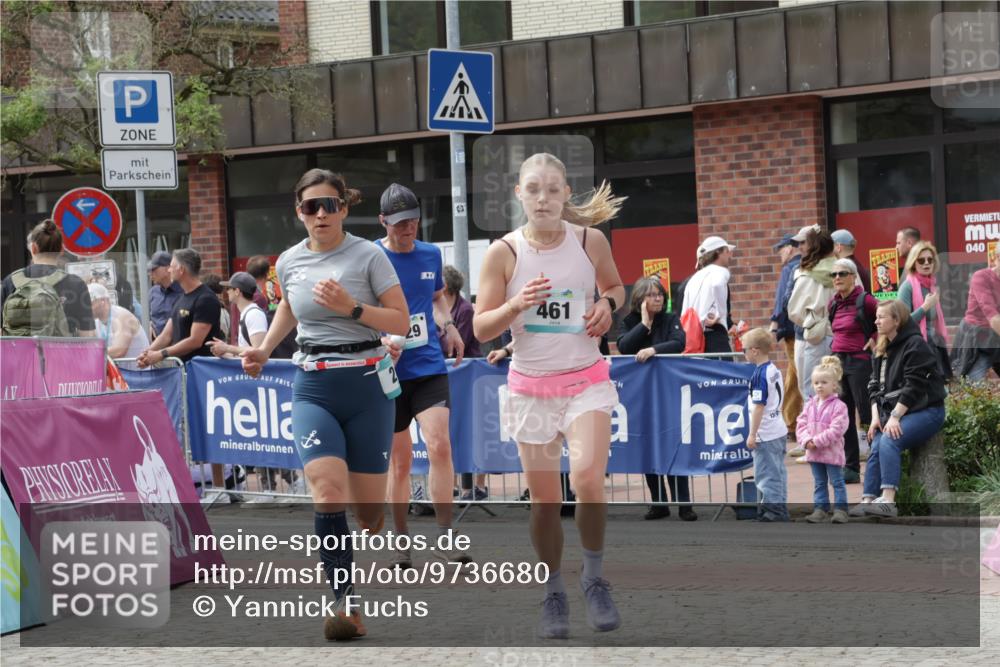 10.05.2026 - 8. Wedeler Halbmarathon Yannick Fuchs http://msf.ph/oto/9736680 10.05.2026 12:04:28 Ziel 129, 243, 461, 982 meine-sportfotos.de