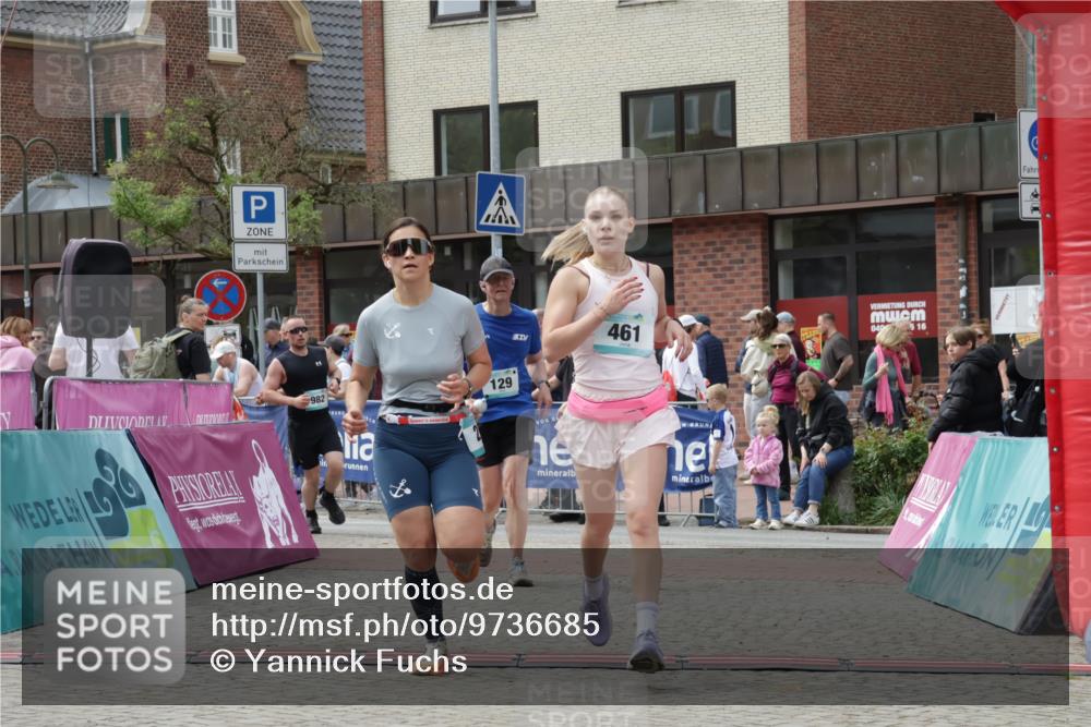 10.05.2026 - 8. Wedeler Halbmarathon Yannick Fuchs http://msf.ph/oto/9736685 10.05.2026 12:04:29 Ziel 129, 243, 461, 982 meine-sportfotos.de