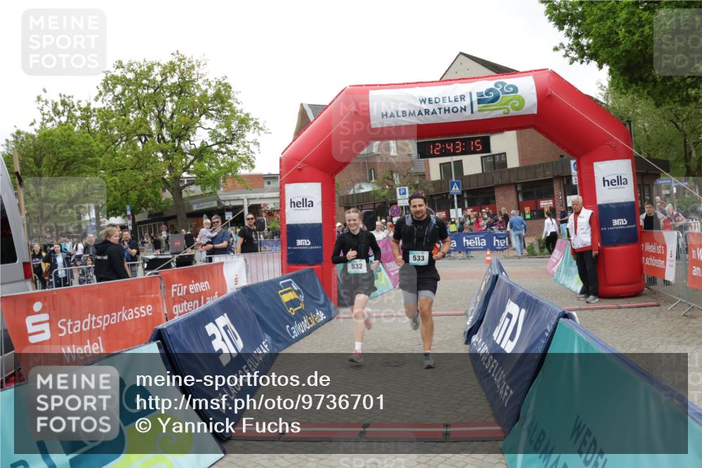 10.05.2026 - 8. Wedeler Halbmarathon Yannick Fuchs http://msf.ph/oto/9736701 10.05.2026 12:43:13 Ziel 532, 533, 30, 12, 43, 35, 25, 532, 533 meine-sportfotos.de