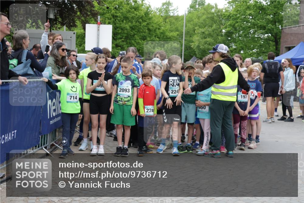 10.05.2026 - 8. Wedeler Halbmarathon Yannick Fuchs http://msf.ph/oto/9736712 10.05.2026 12:43:30 Ziel 714, 9, 224, 2093, 224, 2023, 197, 650 meine-sportfotos.de