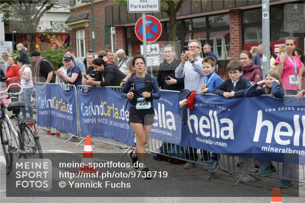 10.05.2026 - 8. Wedeler Halbmarathon Yannick Fuchs http://msf.ph/oto/9736719 10.05.2026 12:43:49 Ziel 10, 05, 26, 08, 00, 15, 00, 40, 836, 256, 9 meine-sportfotos.de