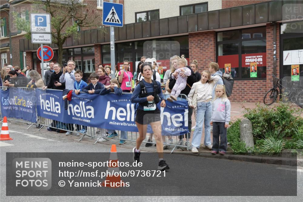 10.05.2026 - 8. Wedeler Halbmarathon Yannick Fuchs http://msf.ph/oto/9736721 10.05.2026 12:43:51 Ziel 836, 9, 040, 5, 16, 256 meine-sportfotos.de