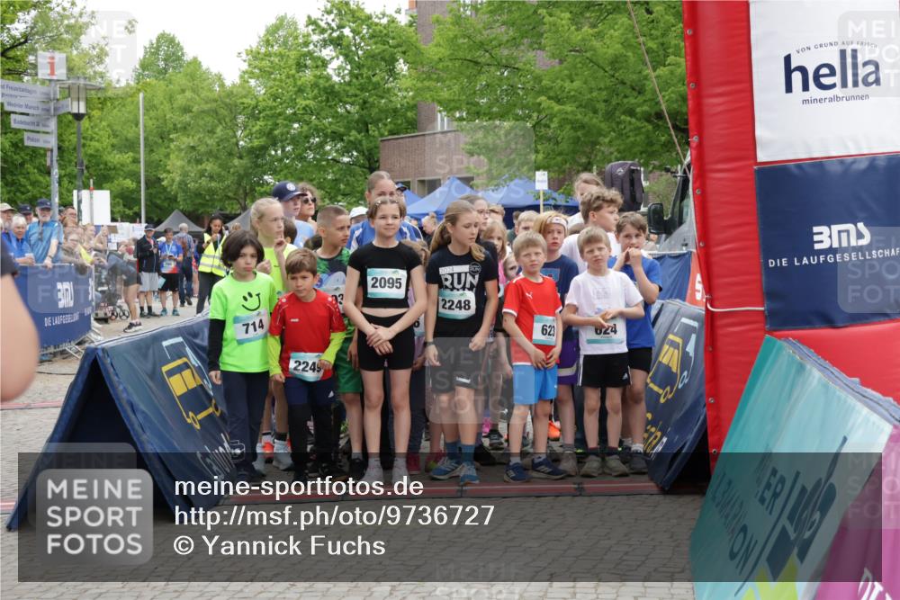 10.05.2026 - 8. Wedeler Halbmarathon Yannick Fuchs http://msf.ph/oto/9736727 10.05.2026 12:44:08 Ziel 1000, 100, 714, 2249, 33, 2095, 2024, 2248, 623, 024 meine-sportfotos.de