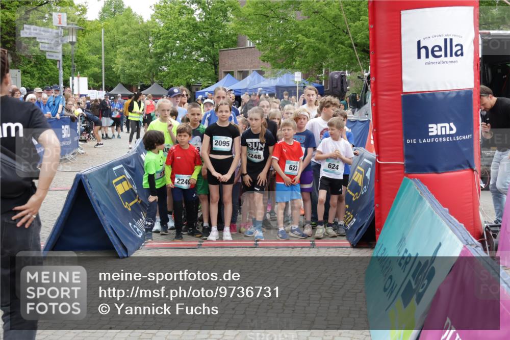 10.05.2026 - 8. Wedeler Halbmarathon Yannick Fuchs http://msf.ph/oto/9736731 10.05.2026 12:44:10 Ziel 3, 08, 2095, 2249, 2024, 2248, 623, 624 meine-sportfotos.de