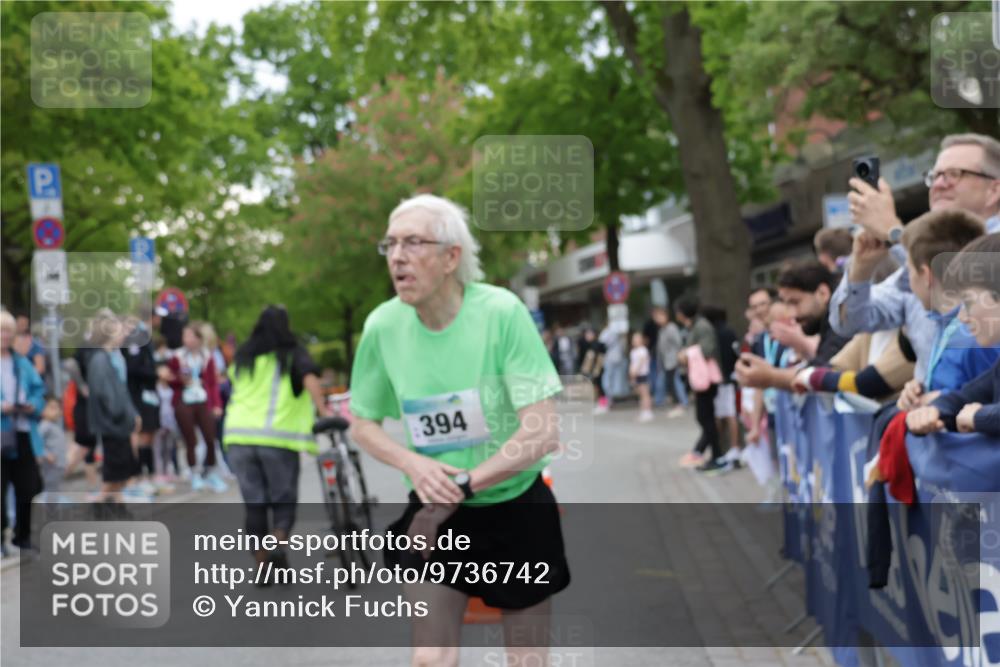 10.05.2026 - 8. Wedeler Halbmarathon Yannick Fuchs http://msf.ph/oto/9736742 10.05.2026 12:44:29 Ziel 394 meine-sportfotos.de