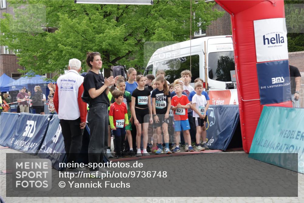 10.05.2026 - 8. Wedeler Halbmarathon Yannick Fuchs http://msf.ph/oto/9736748 10.05.2026 12:44:37 Ziel 375, 2249, 2095, 2248, 623, 624, 394 meine-sportfotos.de