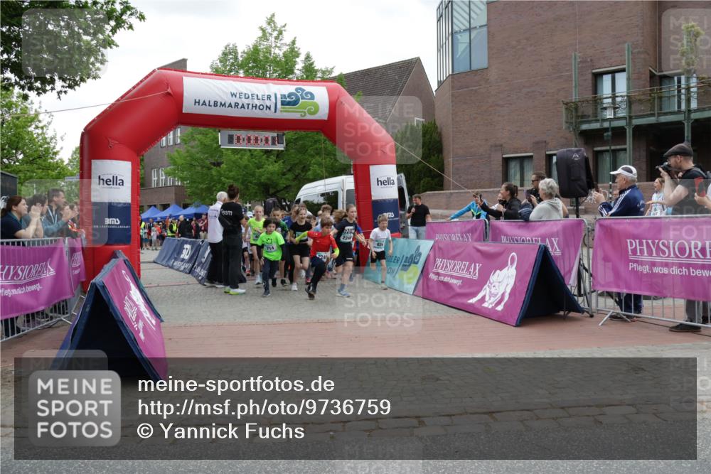 10.05.2026 - 8. Wedeler Halbmarathon Yannick Fuchs http://msf.ph/oto/9736759 10.05.2026 12:44:58 Ziel 714, 2249, 2248, 624 meine-sportfotos.de
