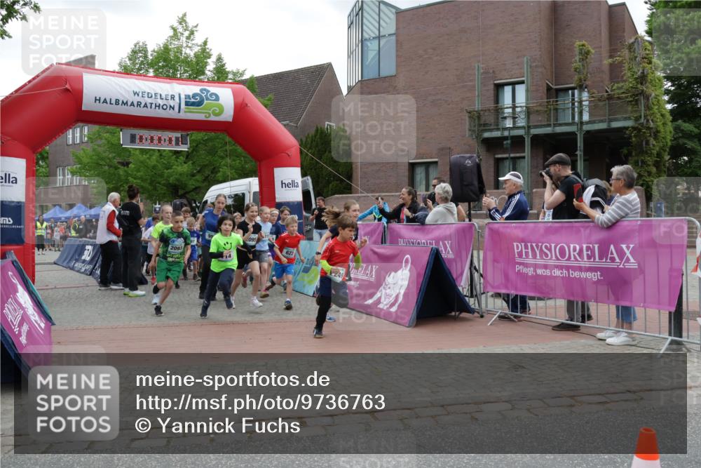 10.05.2026 - 8. Wedeler Halbmarathon Yannick Fuchs http://msf.ph/oto/9736763 10.05.2026 12:44:58 Ziel 095, 2093, 14, 1, 623, 49 meine-sportfotos.de