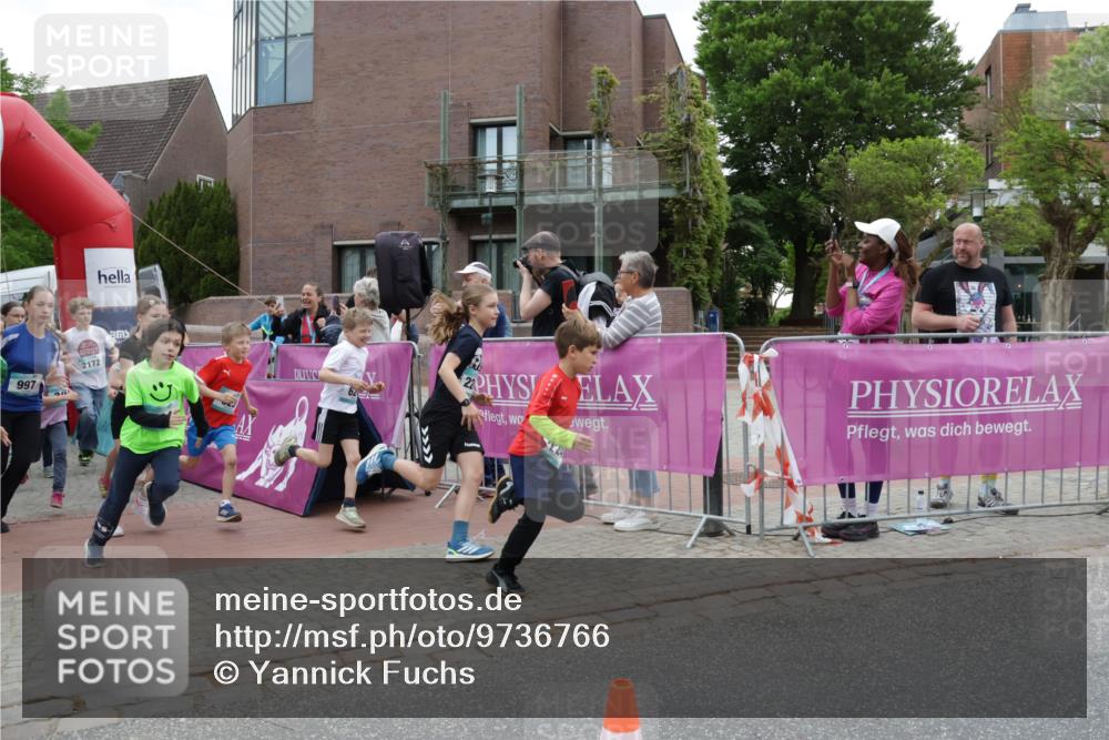 10.05.2026 - 8. Wedeler Halbmarathon Yannick Fuchs http://msf.ph/oto/9736766 10.05.2026 12:44:59 Ziel 997, 2172, 62 meine-sportfotos.de