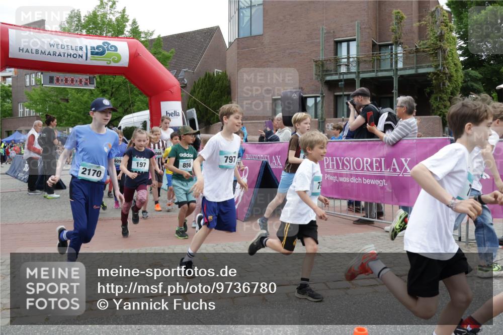 10.05.2026 - 8. Wedeler Halbmarathon Yannick Fuchs http://msf.ph/oto/9736780 10.05.2026 12:45:01 Ziel 2170, 066, 797, 609, 197, 856, 7 meine-sportfotos.de