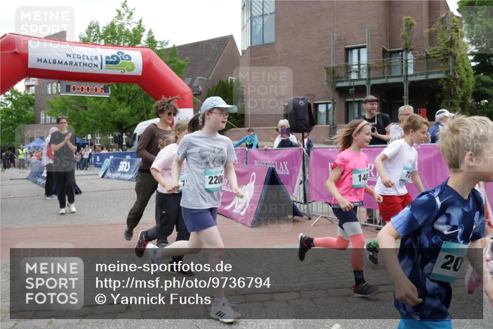 10.05.2026 - 8. Wedeler Halbmarathon Yannick Fuchs http://msf.ph/oto/9736794 10.05.2026 12:45:03 Ziel 10, 00, 08, 2206, 148, 20 meine-sportfotos.de