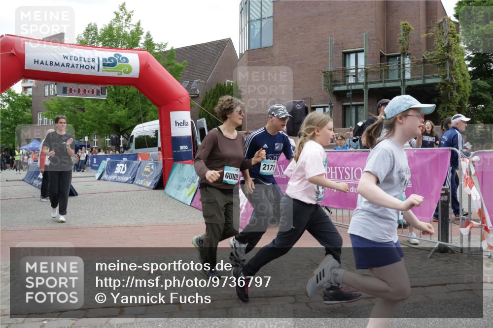 10.05.2026 - 8. Wedeler Halbmarathon Yannick Fuchs http://msf.ph/oto/9736797 10.05.2026 12:45:04 Ziel 3175, 2171 meine-sportfotos.de