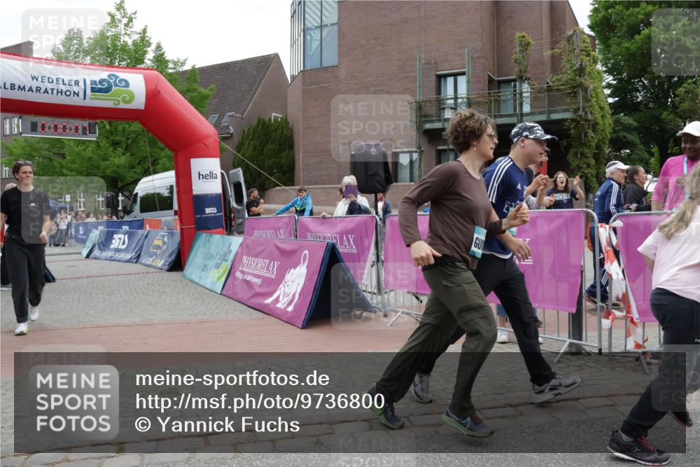 10.05.2026 - 8. Wedeler Halbmarathon Yannick Fuchs http://msf.ph/oto/9736800 10.05.2026 12:45:04 Ziel  meine-sportfotos.de