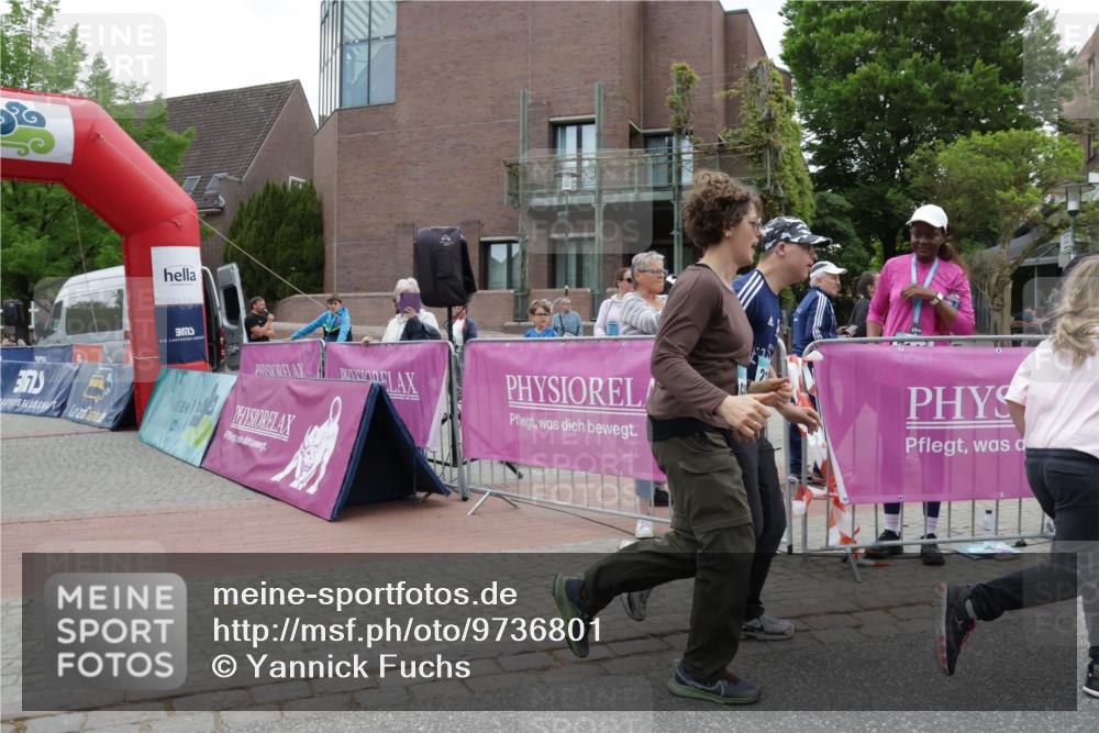 10.05.2026 - 8. Wedeler Halbmarathon Yannick Fuchs http://msf.ph/oto/9736801 10.05.2026 12:45:04 Ziel  meine-sportfotos.de