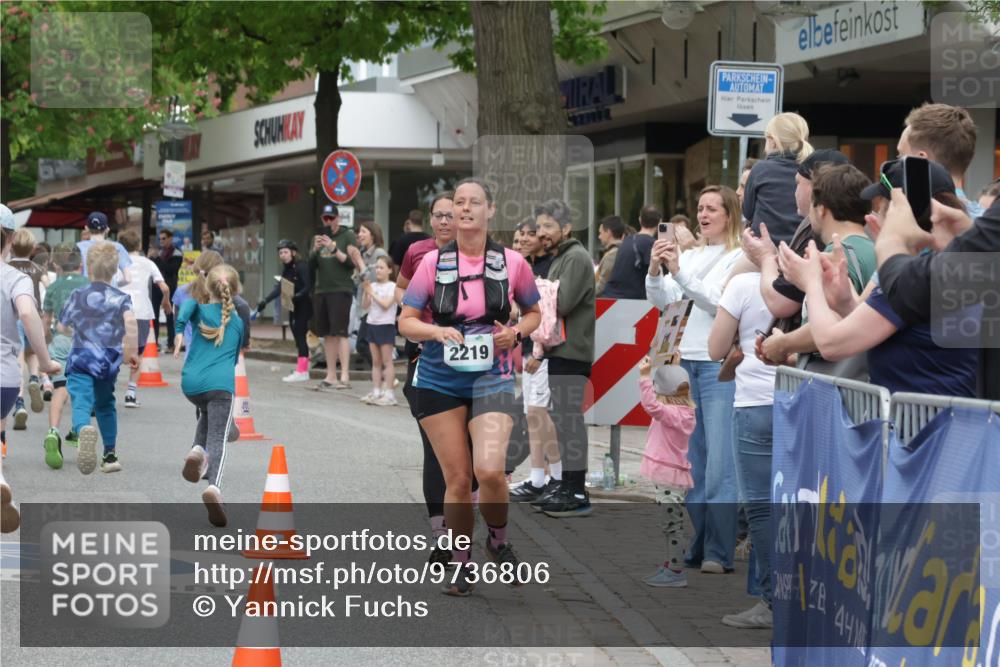 10.05.2026 - 8. Wedeler Halbmarathon Yannick Fuchs http://msf.ph/oto/9736806 10.05.2026 12:45:08 Ziel 2219 meine-sportfotos.de