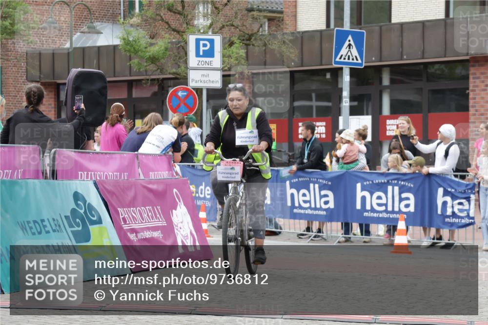 10.05.2026 - 8. Wedeler Halbmarathon Yannick Fuchs http://msf.ph/oto/9736812 10.05.2026 12:47:33 Ziel 9, 275, 75, 16 meine-sportfotos.de