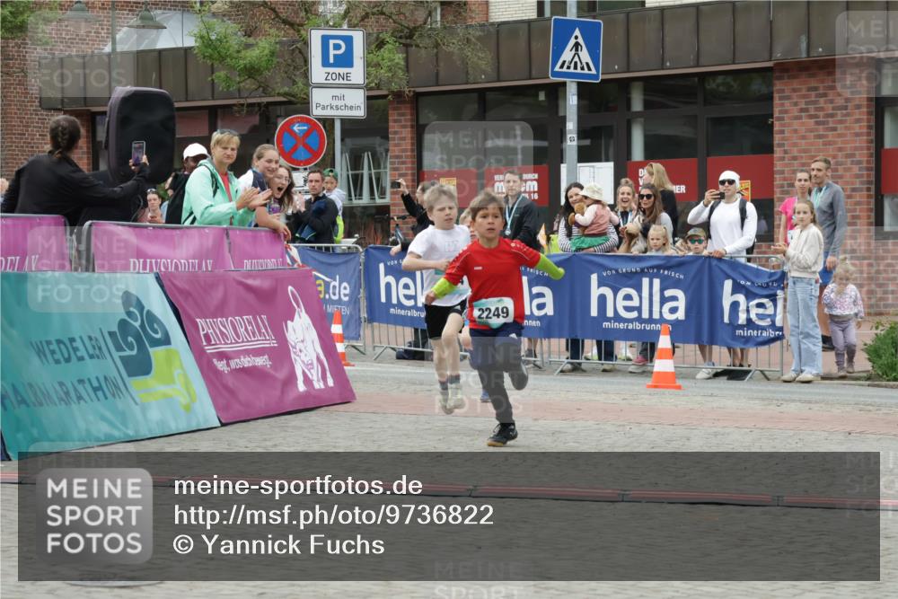 10.05.2026 - 8. Wedeler Halbmarathon Yannick Fuchs http://msf.ph/oto/9736822 10.05.2026 12:47:37 Ziel 16, 2249, 623, 624, 2249 meine-sportfotos.de