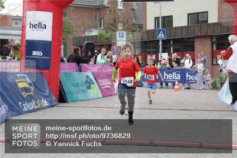 10.05.2026 - 8. Wedeler Halbmarathon Yannick Fuchs http://msf.ph/oto/9736829 10.05.2026 12:47:38 Ziel 623, 2249, 623, 624, 2249 meine-sportfotos.de