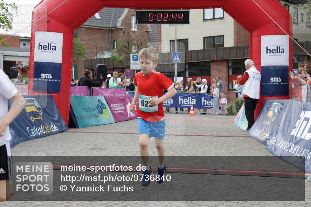 10.05.2026 - 8. Wedeler Halbmarathon Yannick Fuchs http://msf.ph/oto/9736840 10.05.2026 12:47:41 Ziel 10, 08, 49, 623, 623, 624, 997, 2093, 2249 meine-sportfotos.de