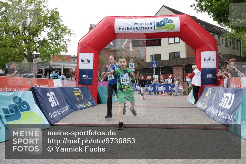 10.05.2026 - 8. Wedeler Halbmarathon Yannick Fuchs http://msf.ph/oto/9736853 10.05.2026 12:47:44 Ziel 30, 10, 02, 97, 997, 2093, 623, 624, 997, 2093, 2152, 2248, 2249 meine-sportfotos.de