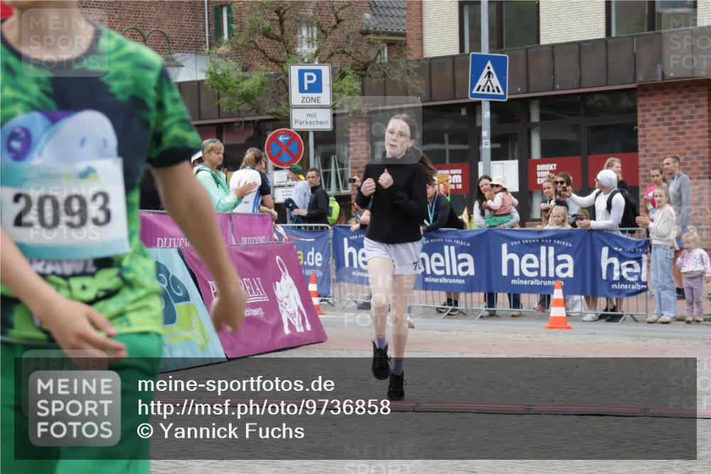 10.05.2026 - 8. Wedeler Halbmarathon Yannick Fuchs http://msf.ph/oto/9736858 10.05.2026 12:47:45 Ziel 2093, 75, 16, 623, 997, 2093, 2152, 2248 meine-sportfotos.de