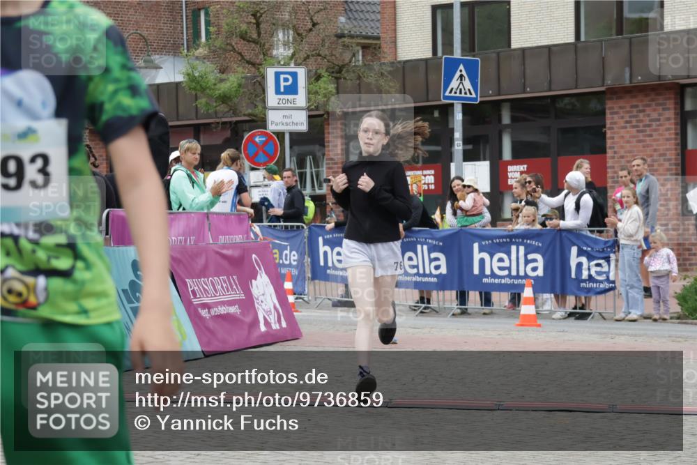 10.05.2026 - 8. Wedeler Halbmarathon Yannick Fuchs http://msf.ph/oto/9736859 10.05.2026 12:47:45 Ziel 93, 75, 16, 623, 997, 2093, 2152, 2248 meine-sportfotos.de