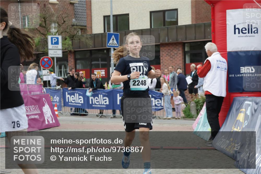 10.05.2026 - 8. Wedeler Halbmarathon Yannick Fuchs http://msf.ph/oto/9736867 10.05.2026 12:47:49 Ziel 76, 2024, 2248, 3, 997, 2093, 2152, 2248 meine-sportfotos.de