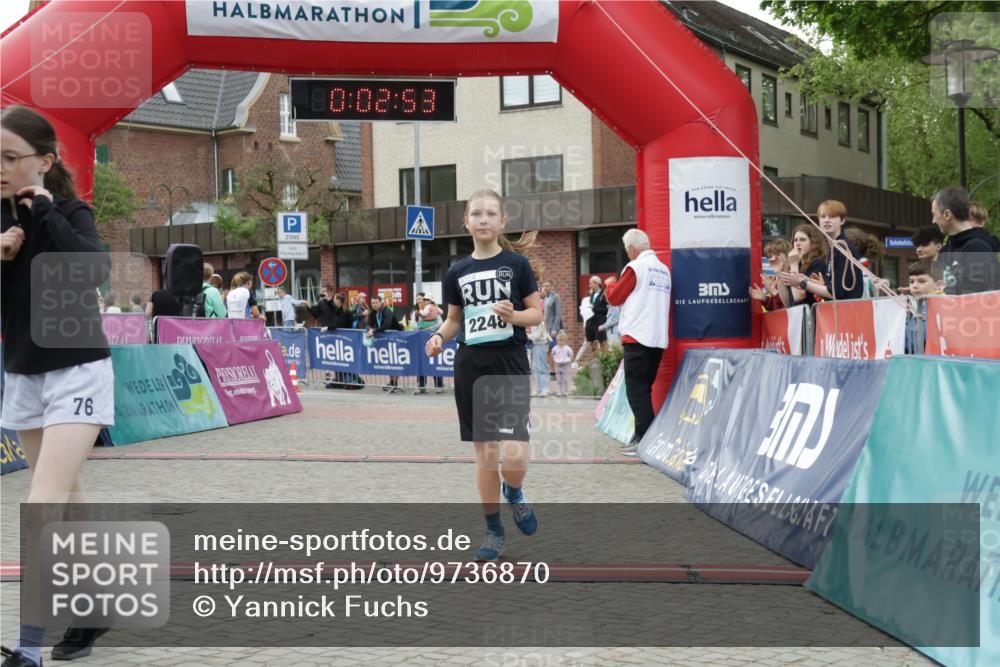 10.05.2026 - 8. Wedeler Halbmarathon Yannick Fuchs http://msf.ph/oto/9736870 10.05.2026 12:47:49 Ziel 76, 10, 02, 53, 2024, 2248, 997, 2093, 2152, 2248 meine-sportfotos.de