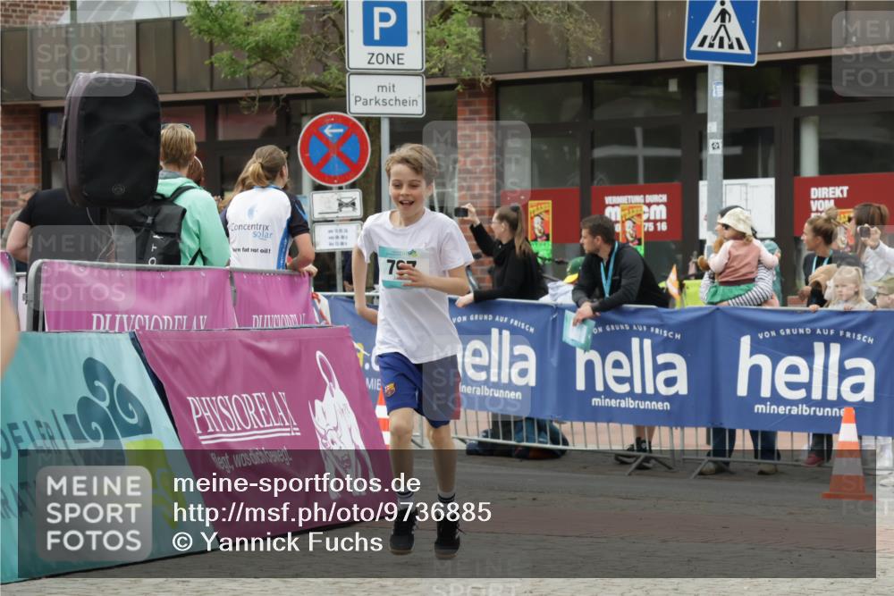10.05.2026 - 8. Wedeler Halbmarathon Yannick Fuchs http://msf.ph/oto/9736885 10.05.2026 12:47:56 Ziel 14, 797, 75, 16, 796, 797 meine-sportfotos.de
