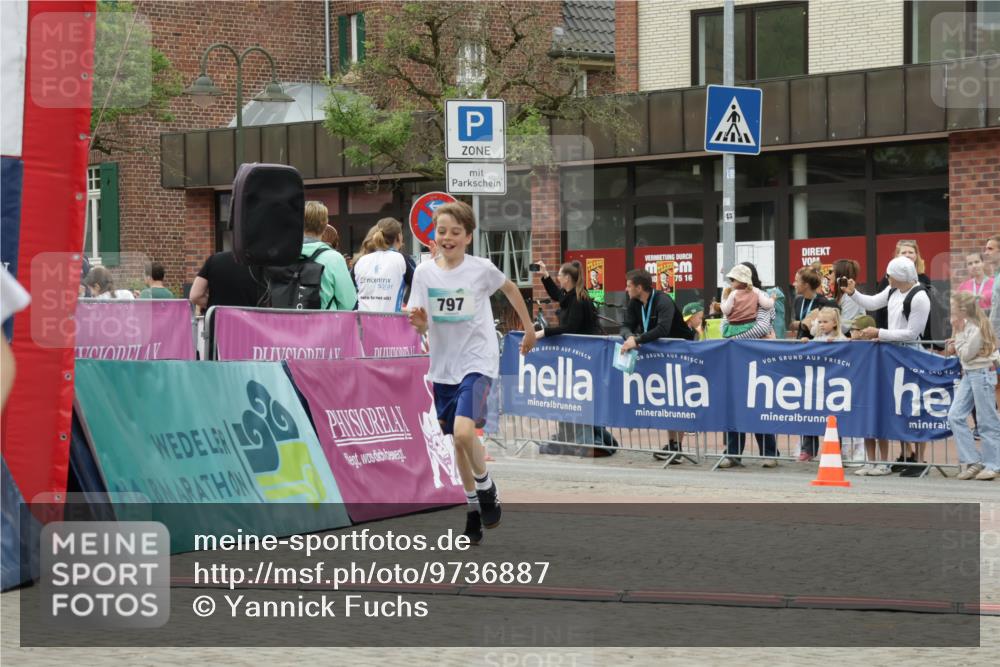 10.05.2026 - 8. Wedeler Halbmarathon Yannick Fuchs http://msf.ph/oto/9736887 10.05.2026 12:47:56 Ziel 75, 16, 797, 796, 797 meine-sportfotos.de