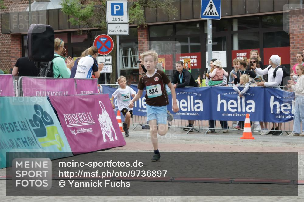 10.05.2026 - 8. Wedeler Halbmarathon Yannick Fuchs http://msf.ph/oto/9736897 10.05.2026 12:48:02 Ziel 795, 16, 75, 16, 824, 795, 797, 824 meine-sportfotos.de