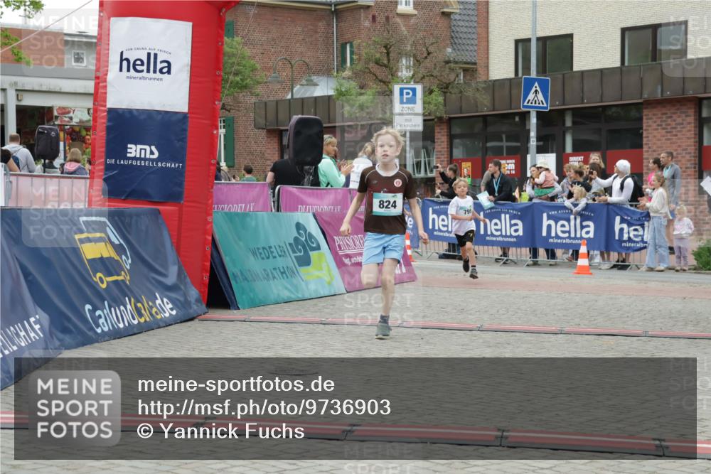 10.05.2026 - 8. Wedeler Halbmarathon Yannick Fuchs http://msf.ph/oto/9736903 10.05.2026 12:48:03 Ziel 824, 75, 16, 795, 795, 797, 824, 2116 meine-sportfotos.de