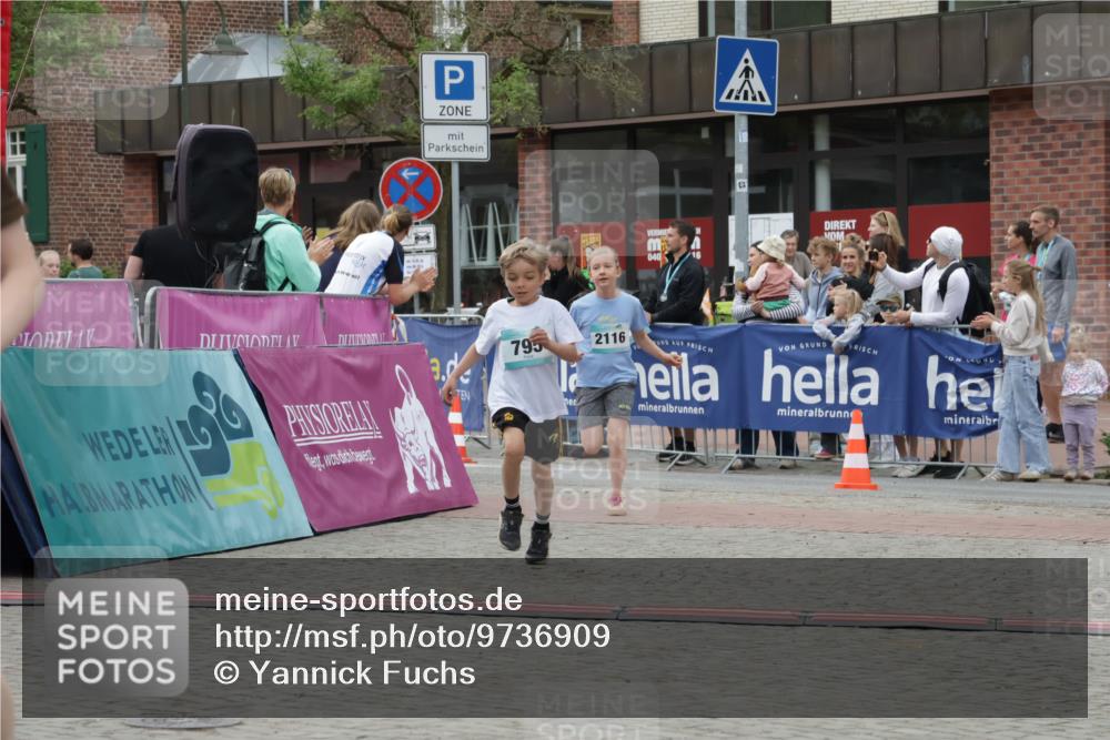 10.05.2026 - 8. Wedeler Halbmarathon Yannick Fuchs http://msf.ph/oto/9736909 10.05.2026 12:48:05 Ziel 040, 3, 0, 795, 2116, 408, 795, 824, 2116 meine-sportfotos.de