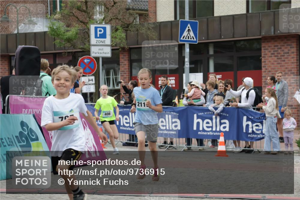 10.05.2026 - 8. Wedeler Halbmarathon Yannick Fuchs http://msf.ph/oto/9736915 10.05.2026 12:48:06 Ziel 705, 75, 16, 408, 2113, 408, 795, 824, 2116 meine-sportfotos.de