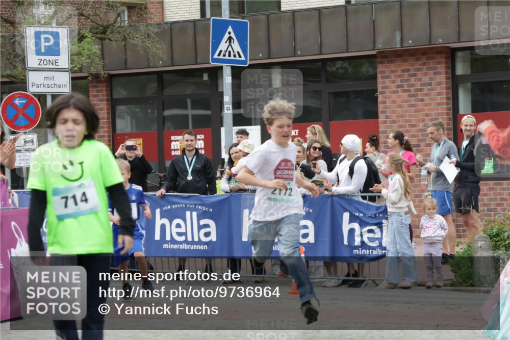 10.05.2026 - 8. Wedeler Halbmarathon Yannick Fuchs http://msf.ph/oto/9736964 10.05.2026 12:48:18 Ziel 10, 05, 26, 040, 16, 20, 22, 714, 2172, 346, 607, 714, 2013, 2172 meine-sportfotos.de