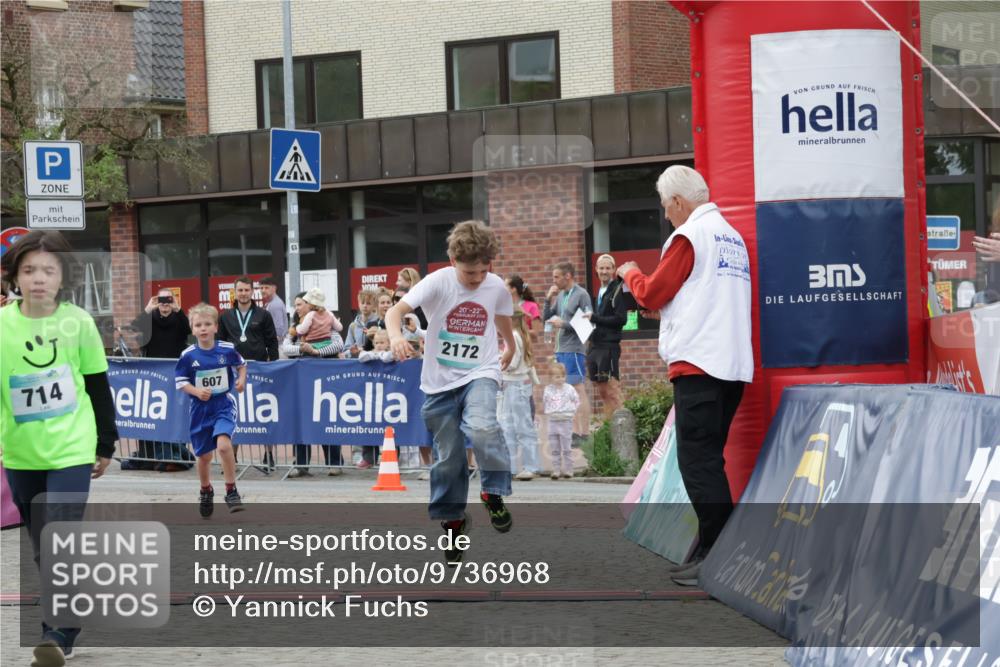 10.05.2026 - 8. Wedeler Halbmarathon Yannick Fuchs http://msf.ph/oto/9736968 10.05.2026 12:48:19 Ziel 714, 040, 607, 16, 20, 22, 2172, 607, 714, 2013, 2172 meine-sportfotos.de
