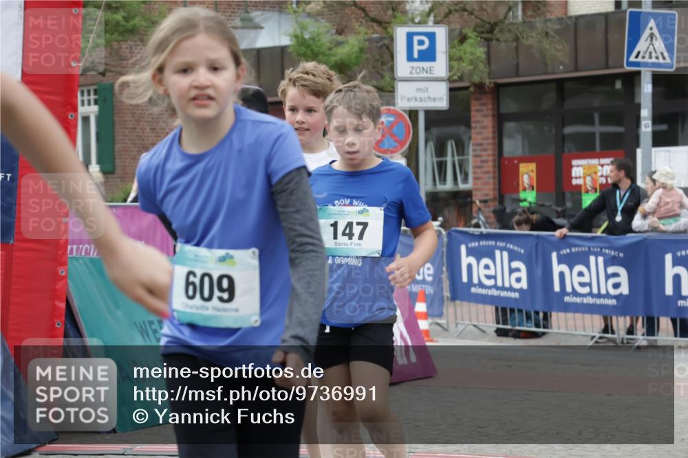 10.05.2026 - 8. Wedeler Halbmarathon Yannick Fuchs http://msf.ph/oto/9736991 10.05.2026 12:48:27 Ziel 609, 147, 147, 607, 609, 728, 2095 meine-sportfotos.de