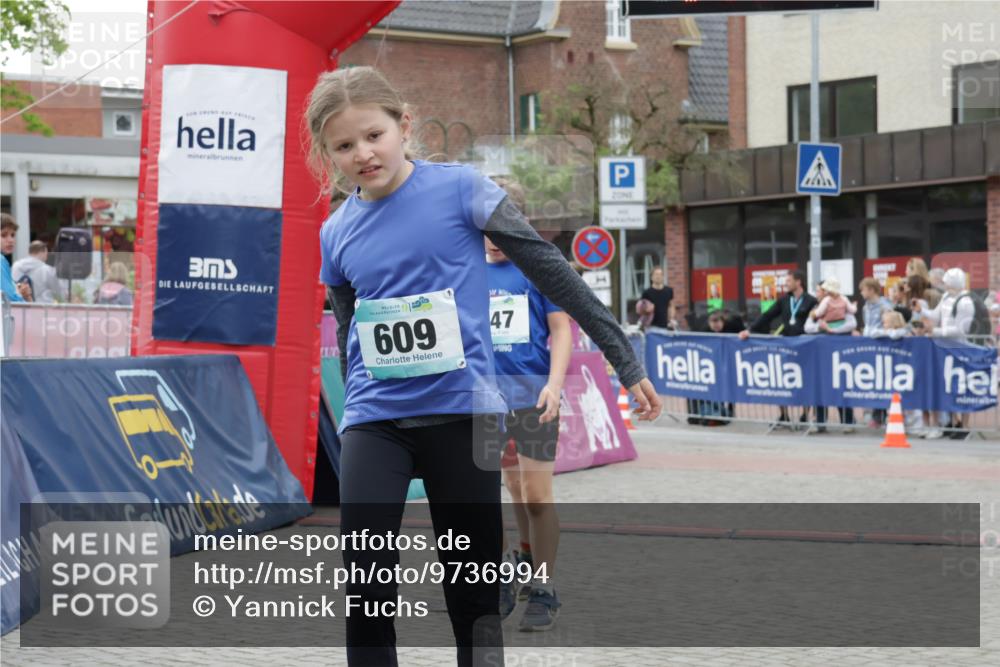 10.05.2026 - 8. Wedeler Halbmarathon Yannick Fuchs http://msf.ph/oto/9736994 10.05.2026 12:48:28 Ziel 609, 47, 147, 607, 609, 728, 2095 meine-sportfotos.de