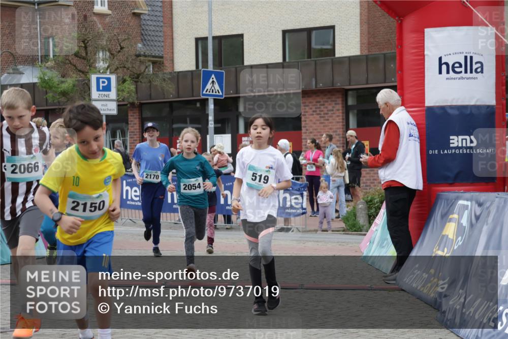 10.05.2026 - 8. Wedeler Halbmarathon Yannick Fuchs http://msf.ph/oto/9737019 10.05.2026 12:48:35 Ziel 2066, 10, 2150, 2170, 2054, 519, 836, 10, 197, 519, 2054, 2063, 2066, 2110, 2150, 2170 meine-sportfotos.de