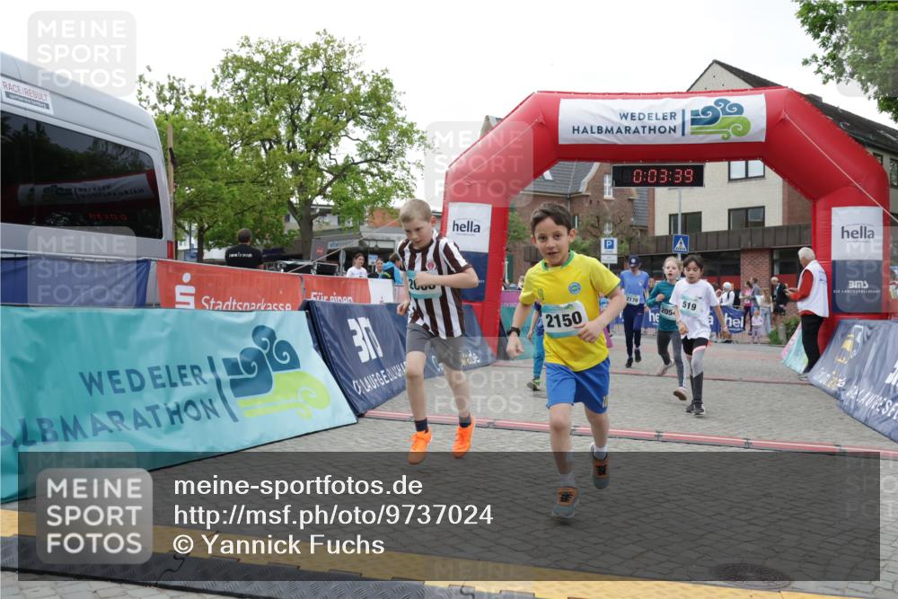 10.05.2026 - 8. Wedeler Halbmarathon Yannick Fuchs http://msf.ph/oto/9737024 10.05.2026 12:48:36 Ziel 0, 0, 2000, 2150, 0, 03, 39, 2170, 2054, 519, 197, 519, 2054, 2063, 2066, 2110, 2150, 2170 meine-sportfotos.de
