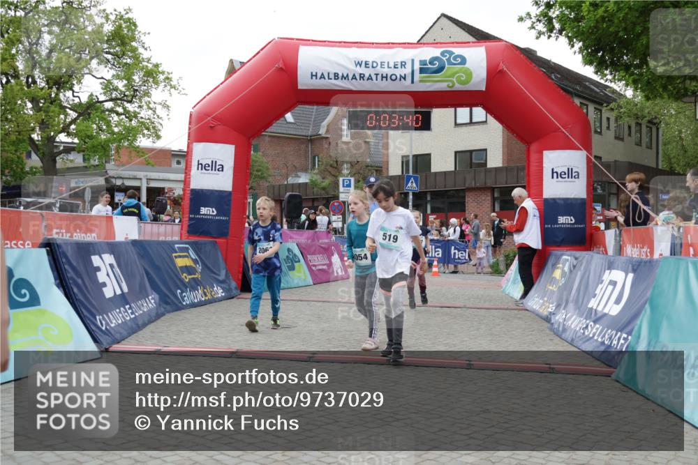 10.05.2026 - 8. Wedeler Halbmarathon Yannick Fuchs http://msf.ph/oto/9737029 10.05.2026 12:48:37 Ziel 30, 0, 03, 40, 206, 519, 9, 054, 197, 519, 2054, 2063, 2066, 2110, 2150, 2170 meine-sportfotos.de