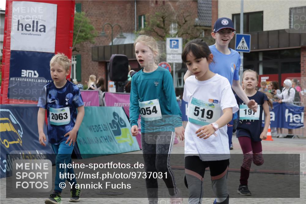 10.05.2026 - 8. Wedeler Halbmarathon Yannick Fuchs http://msf.ph/oto/9737031 10.05.2026 12:48:37 Ziel 2063, 16, 054, 556, 519, 19, 197, 519, 2054, 2063, 2066, 2110, 2150, 2170 meine-sportfotos.de