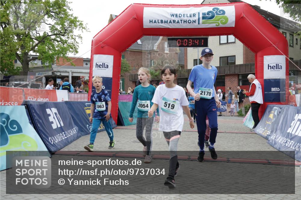 10.05.2026 - 8. Wedeler Halbmarathon Yannick Fuchs http://msf.ph/oto/9737034 10.05.2026 12:48:38 Ziel 30, 2063, 2054, 180, 03, 43, 519, 211, 3, 2170, 148, 197, 519, 2054, 2063, 2066, 2110, 2150, 2170 meine-sportfotos.de