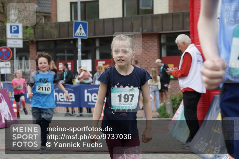 10.05.2026 - 8. Wedeler Halbmarathon Yannick Fuchs http://msf.ph/oto/9737036 10.05.2026 12:48:39 Ziel 2110, 197, 148, 197, 519, 2054, 2063, 2066, 2110, 2150, 2170 meine-sportfotos.de