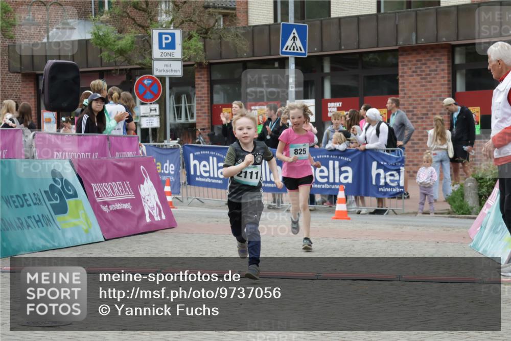 10.05.2026 - 8. Wedeler Halbmarathon Yannick Fuchs http://msf.ph/oto/9737056 10.05.2026 12:48:44 Ziel 2111, 825, 148, 825, 2110, 2111 meine-sportfotos.de