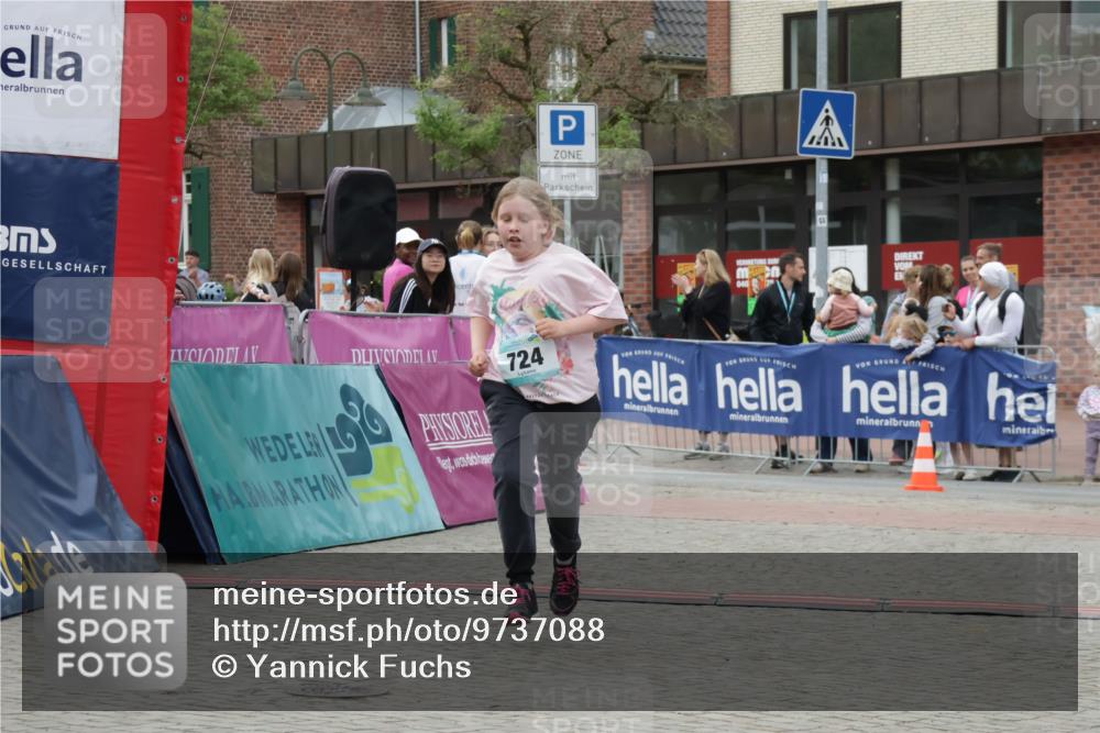 10.05.2026 - 8. Wedeler Halbmarathon Yannick Fuchs http://msf.ph/oto/9737088 10.05.2026 12:48:56 Ziel 724, 724 meine-sportfotos.de