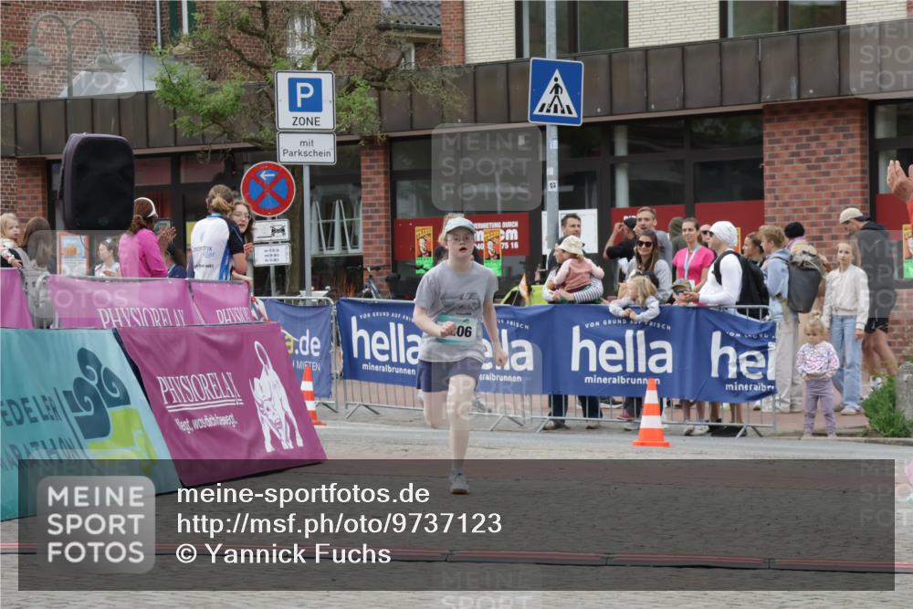 10.05.2026 - 8. Wedeler Halbmarathon Yannick Fuchs http://msf.ph/oto/9737123 10.05.2026 12:49:29 Ziel 75, 16, 06, 2206 meine-sportfotos.de