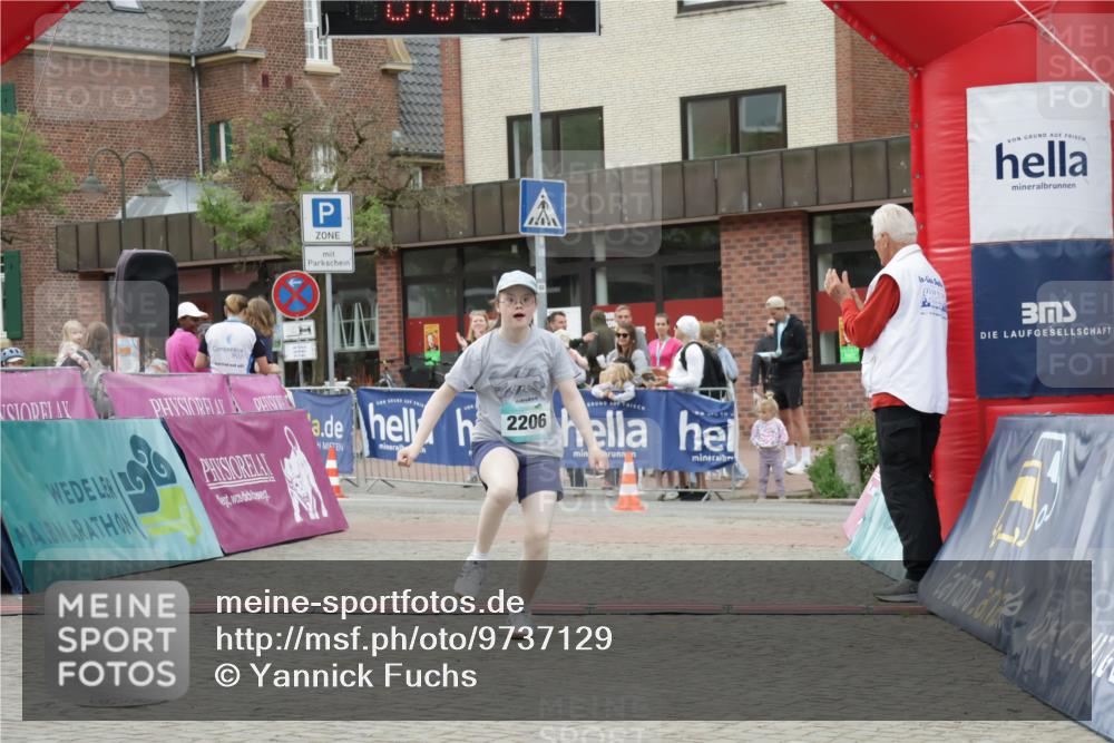 10.05.2026 - 8. Wedeler Halbmarathon Yannick Fuchs http://msf.ph/oto/9737129 10.05.2026 12:49:31 Ziel 2206, 2206 meine-sportfotos.de